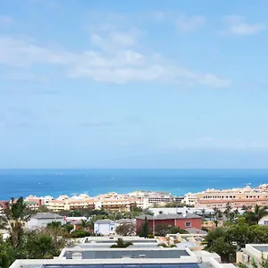 beautiful-ocean-view-town-house.tenerifehoteles.net/